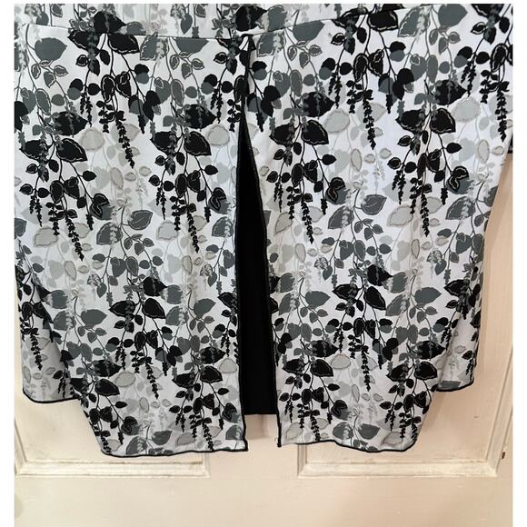 Dressbarn Womens‎ Top Plus Size 2X Pullover Blouse gray Black Floral Career Work - Picture 4 of 6